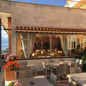 https://albergo-miramare.hotelitalianriviera.com