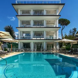 https://hotel-central-park.it-tuscanyhotel.com